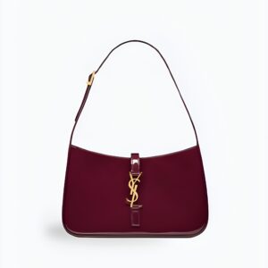 YSL le 5 à 7 in patent leather